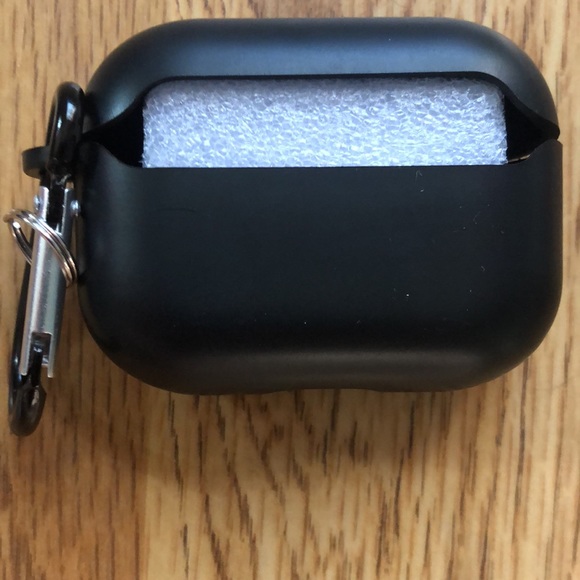 Grey’s Anatomy AirPods Pro Case NWT - Picture 2 of 3